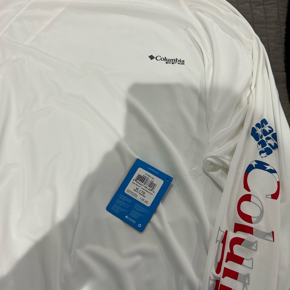 Columbia Men's White dry fit long sleeve